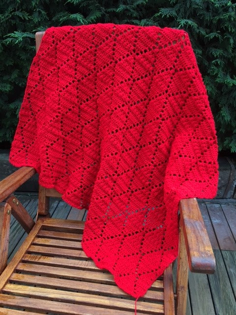 Create a Stunning Crochet Red Diamonds Blanket for Cozy Nights