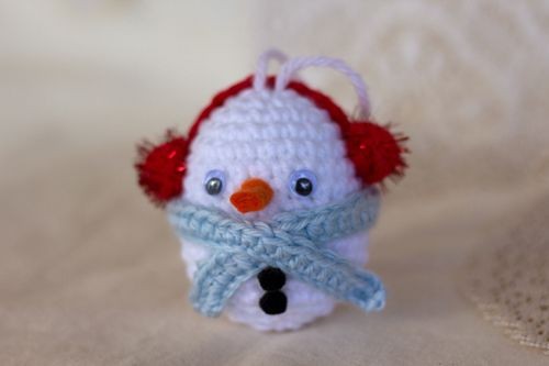 Create a Charming Crochet Snowman with Earmuffs for Winter Decor Create a Charming Crochet Snowman with Earmuffs for Winter Decor