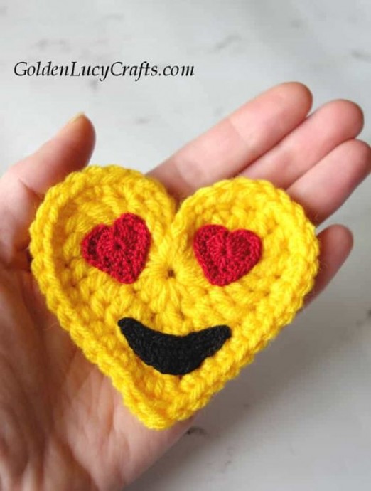 Crochet Heart with Eyes Emoji