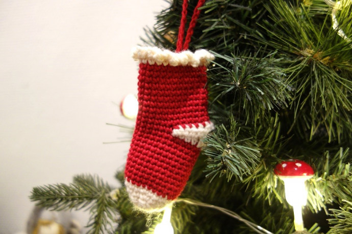 Create Adorable Crochet Mini Christmas Stockings for Your Holiday Decor Create Adorable Crochet Mini Christmas Stockings for Your Holiday Decor