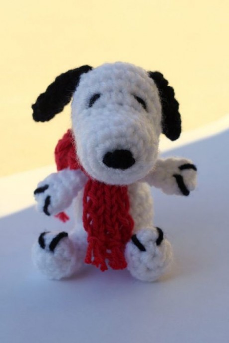 Crochet Snoopy with Red Scarf