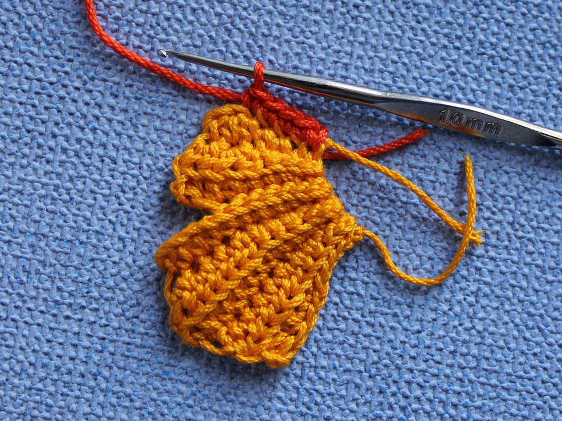Learn How to Crochet a Summer Bracelet: Step-by-Step Guide for a Stylish Accessory