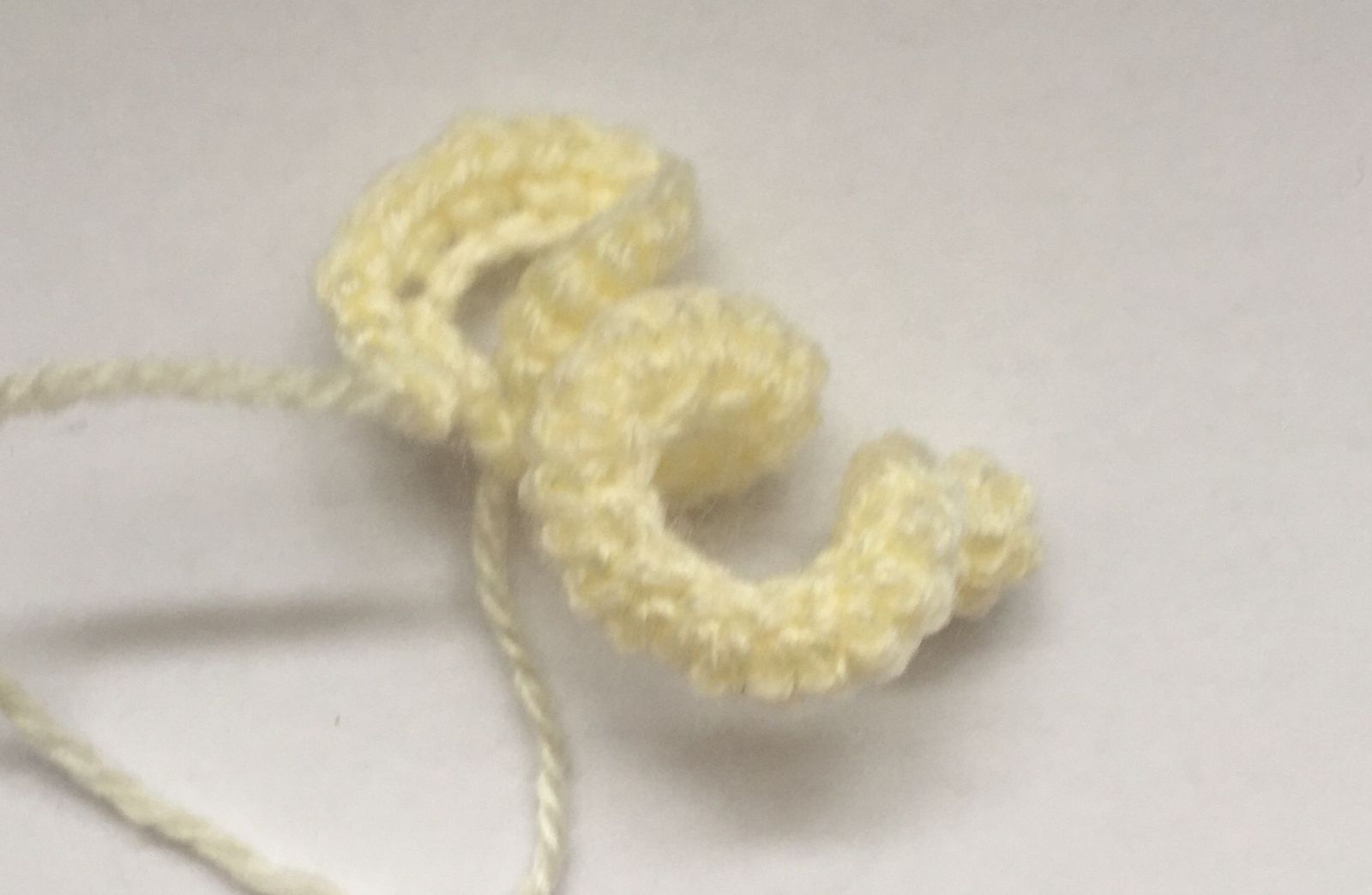 Create Cozy and Stylish Crochet Hand Sleeves: A Step-by-Step Guide