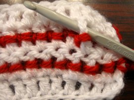 Create a Stylish Crochet Twisted Loop Scarf - A Fun DIY Guide