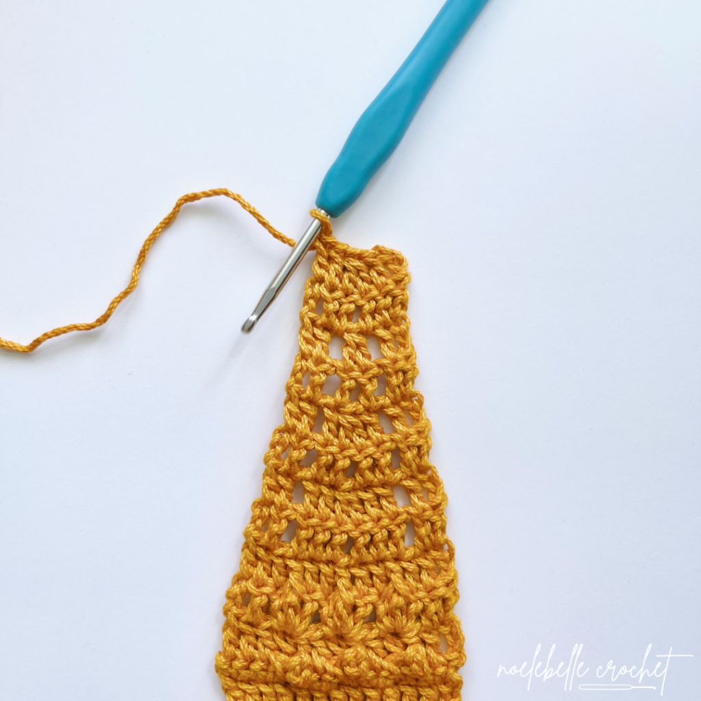 Create Your Own Adorable Crochet Headwrap: A Stylish Accessory for All Seasons