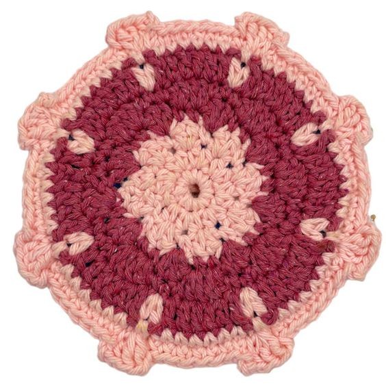 Create a Beautiful Crochet Captain's Wheel Trivet for Your Kitchen Create a Beautiful Crochet Captain's Wheel Trivet for Your Kitchen