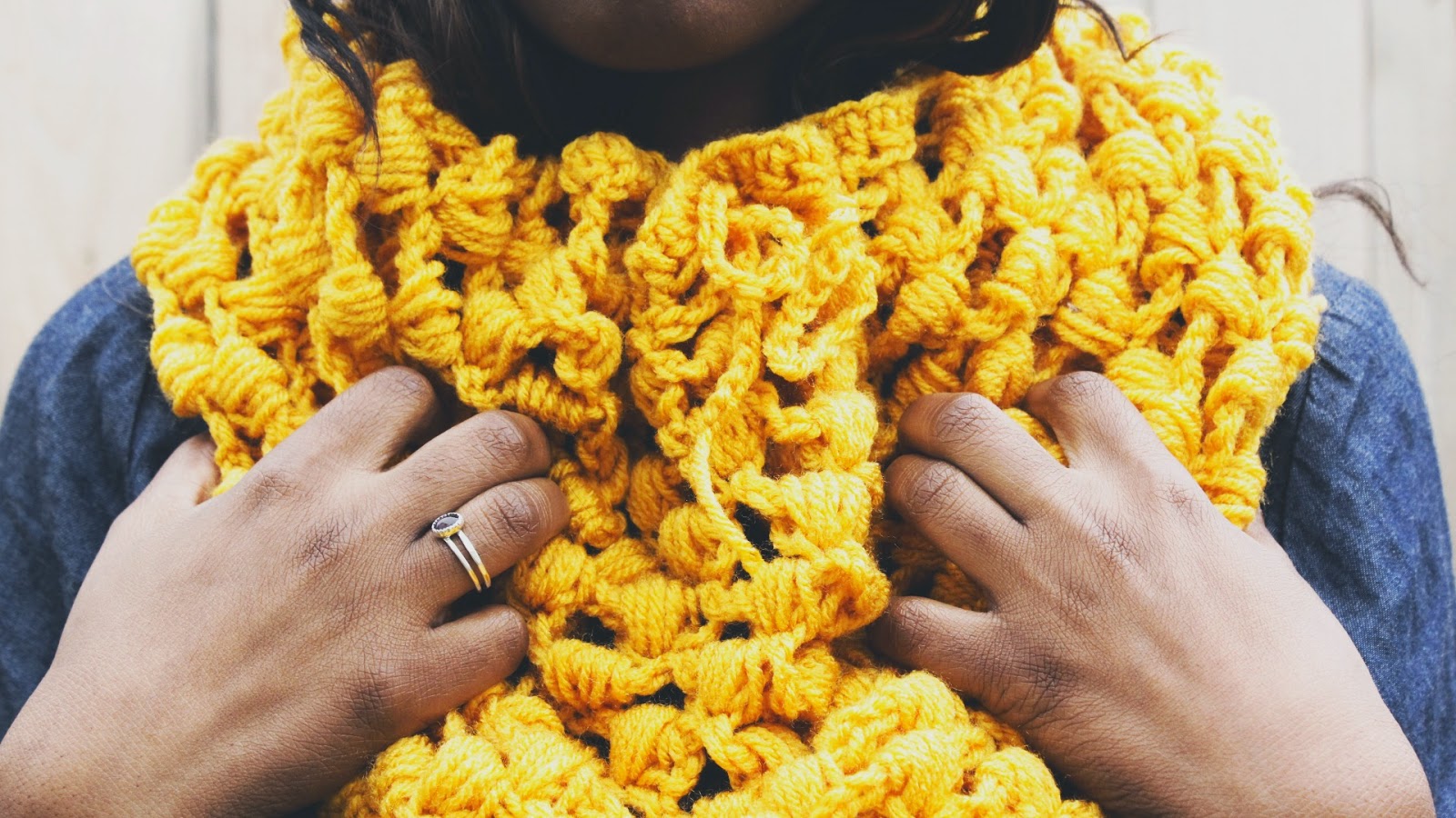 Create Your Own Elegant Crochet Golden Drawstring Scarf: A Step-by-Step Guide