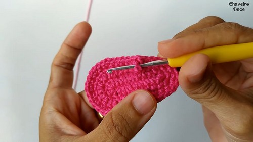 Craft Your Own Adorable Crochet Finger Slipper Keychain for Fun and Practicality