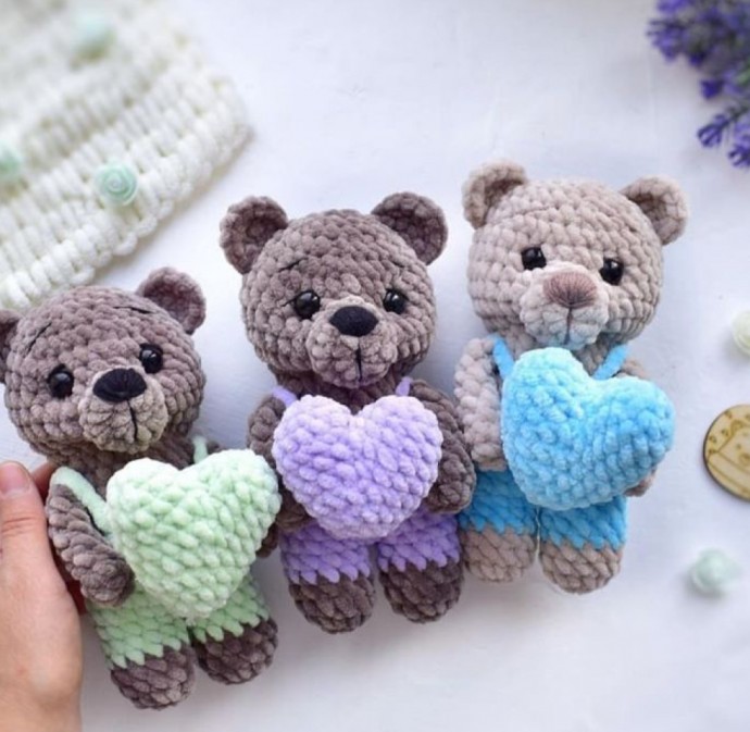 Crochet Teddy Bear with Heart free pattern