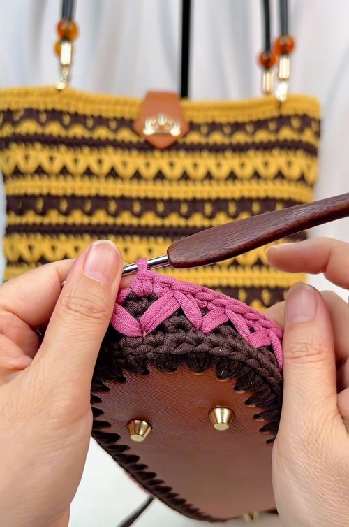 Create a Beautiful Handmade Crochet Mother&#039;s Day Bag to Delight Your Mom
