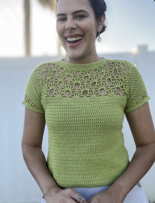 Gorgeous Crochet Top (Free Pattern)