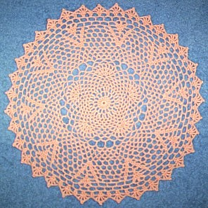 Crochet Tulip Garden Doily - A Beautiful Project for Your Home Décor Crochet Tulip Garden Doily - A Beautiful Project for Your Home Décor