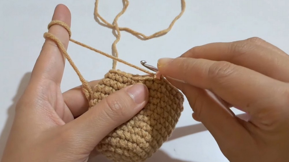 Create Adorable Crochet Dogs: Golden Retriever, Husky, Poodle, and Pug Step-by-Step Guide