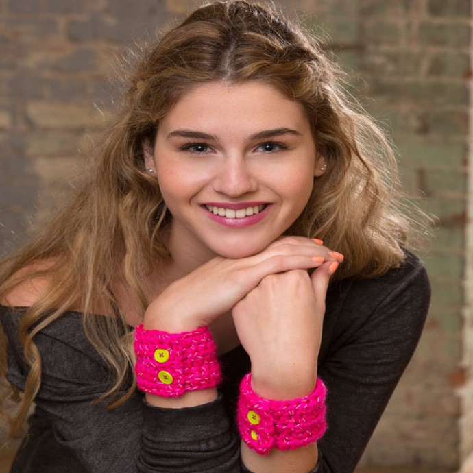 Create Stylish Crochet Buttoned Up Cuffs: A Beginner's Guide to Elegance and Warmth Create Stylish Crochet Buttoned Up Cuffs: A Beginner's Guide to Elegance and Warmth