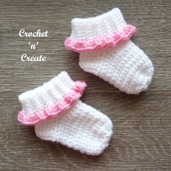 Adorable Crochet Baby Girls Socks - A Perfect Handmade Gift for Your Little Princess Adorable Crochet Baby Girls Socks - A Perfect Handmade Gift for Your Little Princess