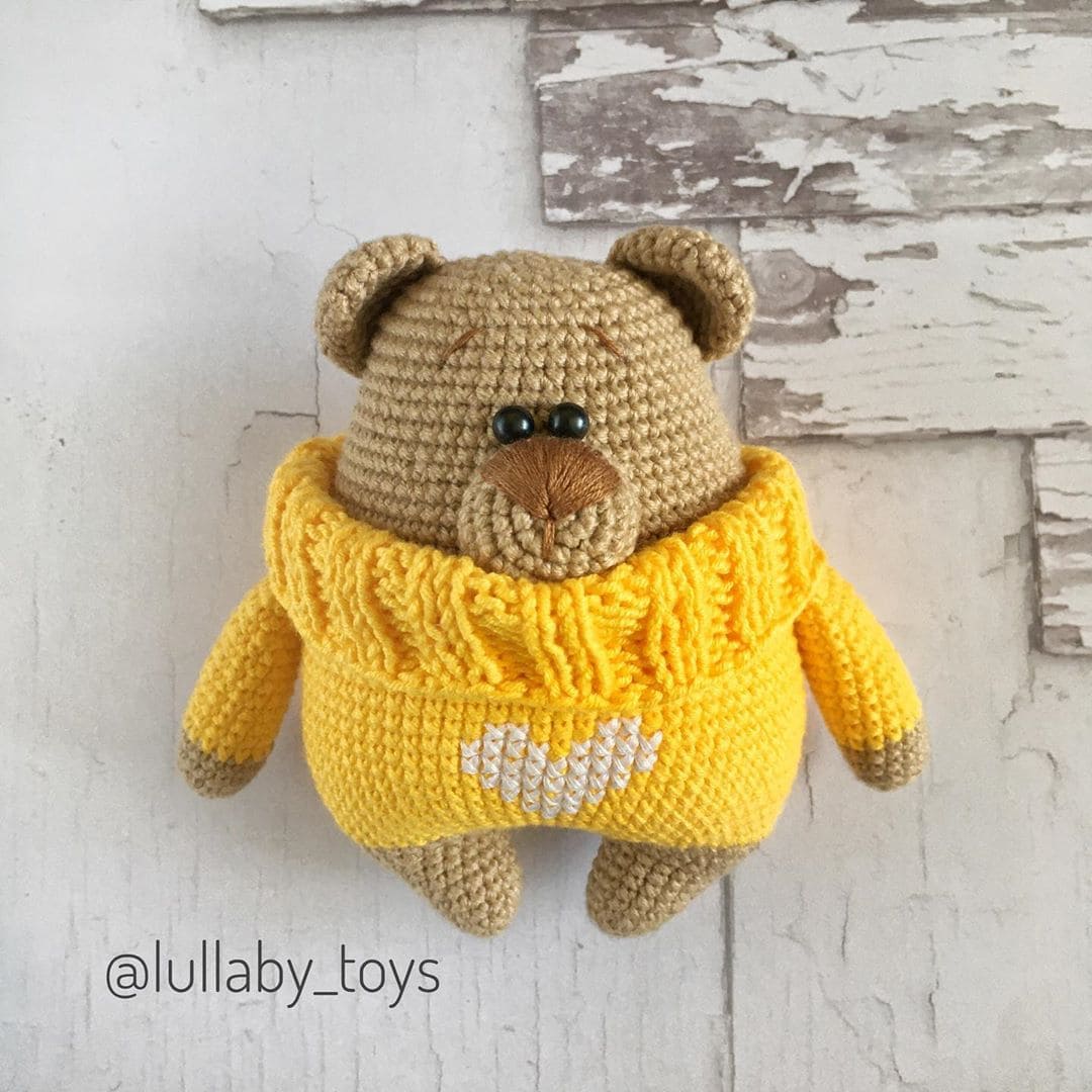 Create Your Own Amigurumi Bear in Sweater - A Comprehensive Guide with Crochet Pattern