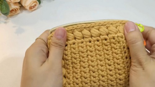 Create Your Own Stylish Crochet Coin Purse With Zipper - Step-by-Step Guide