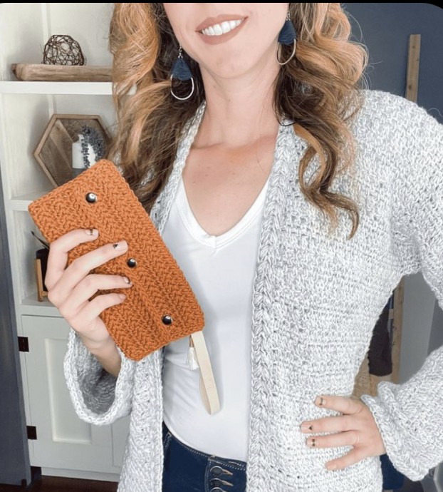 Discover the Timeless Elegance of Our Herringbone Clutch - The Perfect Accessory for Any Outfit Discover the Timeless Elegance of Our Herringbone Clutch - The Perfect Accessory for Any Outfit
