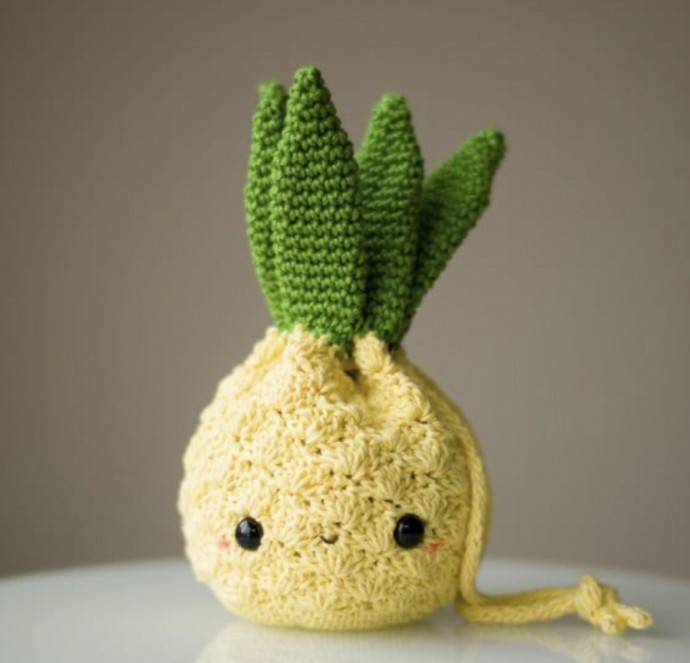 Free Crochet Pattern: Amigurumi Pineapple Purse