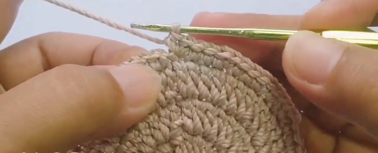 Create Stunning Crochet Flower Coasters for Beautiful Table D&eacute;cor