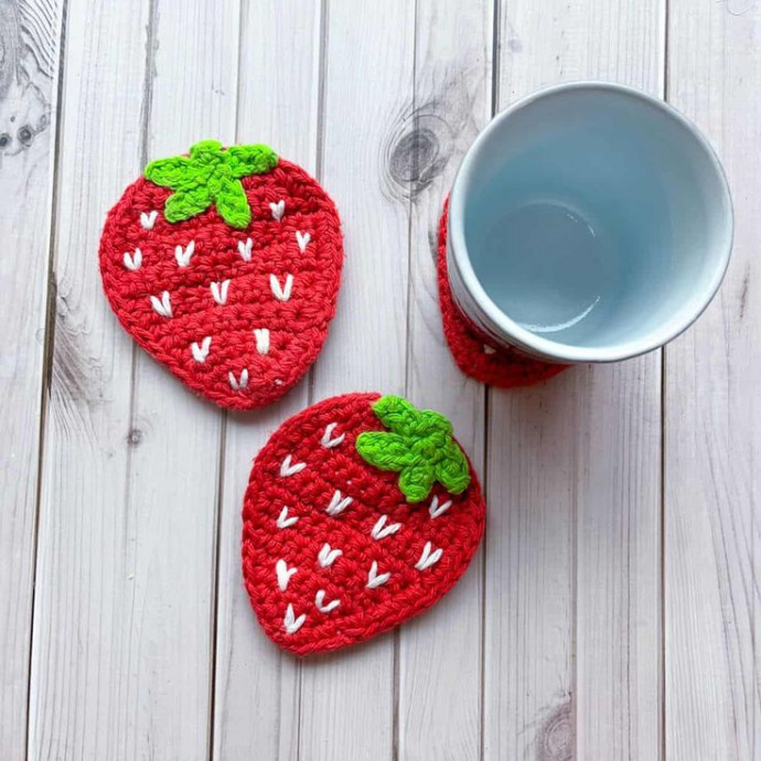 Adorable Crochet Strawberry Coaster: A Charming Home Decor Project Adorable Crochet Strawberry Coaster: A Charming Home Decor Project