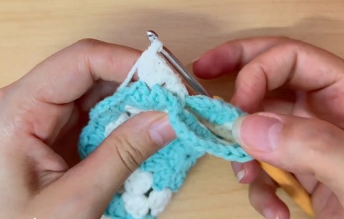 Create Charming Crochet Towel Holders to Elevate Your Kitchen and Bathroom Decor