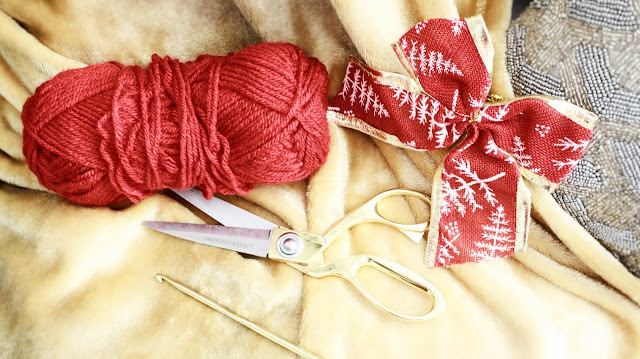 Create Charming Crochet Bow Finger Cuffs: A Whimsical Accessory for Every Outfit