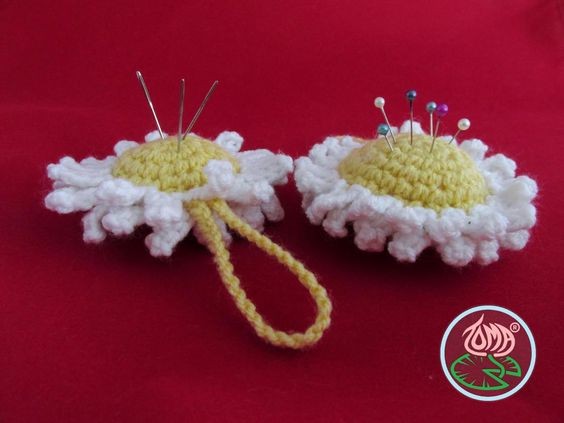 Create Charming Crochet Amigurumi Daisy Pincushions for Your Crafting Space Create Charming Crochet Amigurumi Daisy Pincushions for Your Crafting Space