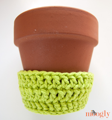 Create Your Own Cozy Crochet Planting Seeds Flower Pot Cozy – A Heartwarming DIY Project