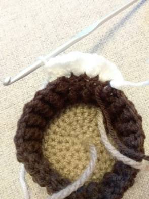Create Your Own Adorable Crochet Cupcake Box for Home Decor or Gifts