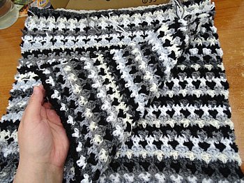 Create a Cozy Crochet Scrap Yarn Pillow: Easy DIY Guide