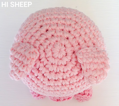 Create Your Own Adorable Crochet Pig in a Blanket: A Comprehensive Guide to Crafting This Charming Amigurumi