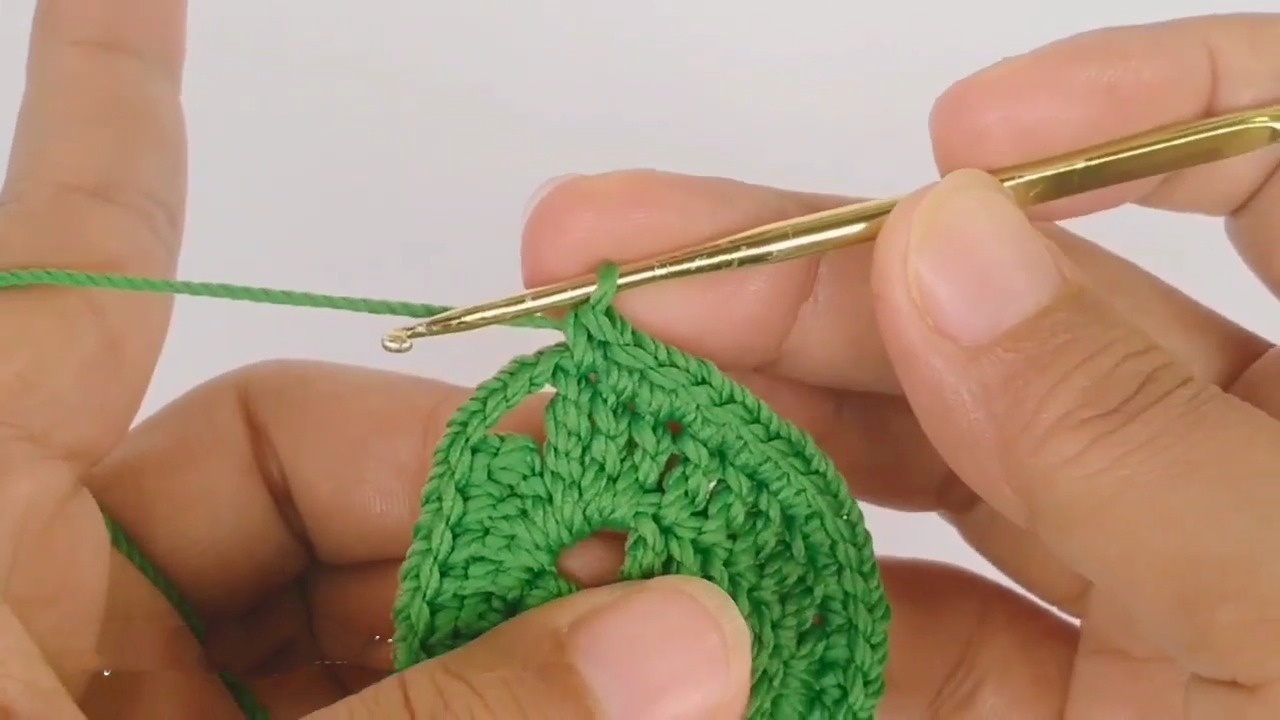Crochet Handmade Leaf: A Step-by-Step Guide to Creating Nature-Inspired Art