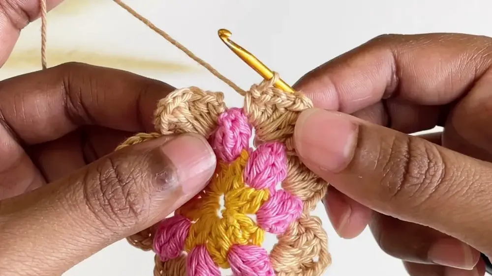 Create Beautiful Crochet Water Lily Flower Granny Square with This Detailed Guide