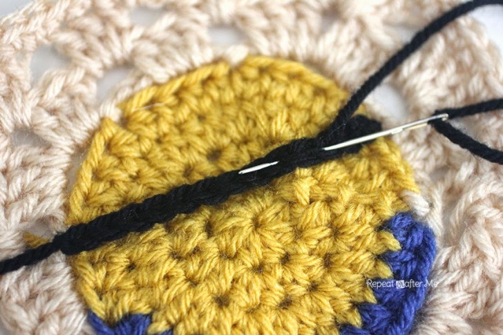 Adorable Crochet Minion Granny Squares: A Fun and Easy Pattern for Craft Enthusiasts