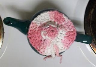 Crochet Strawberry Tea Pot Lid Cover: A Whimsical Touch to Your Tea Time Experience