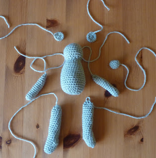 Create Your Own Charming Crochet Monica the Mouse – The Perfect Amigurumi Project