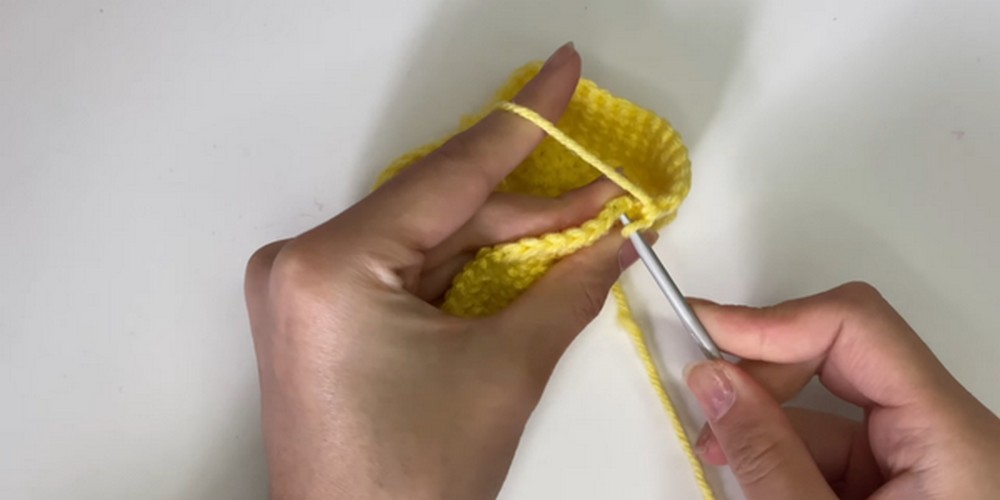 Create Your Own Charming Crochet Star Trinket Tray: A Step-by-Step Guide for Craft Enthusiasts