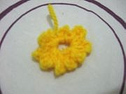Create Your Own Charming Crochet Daisy Rug for a Cozy Home Atmosphere