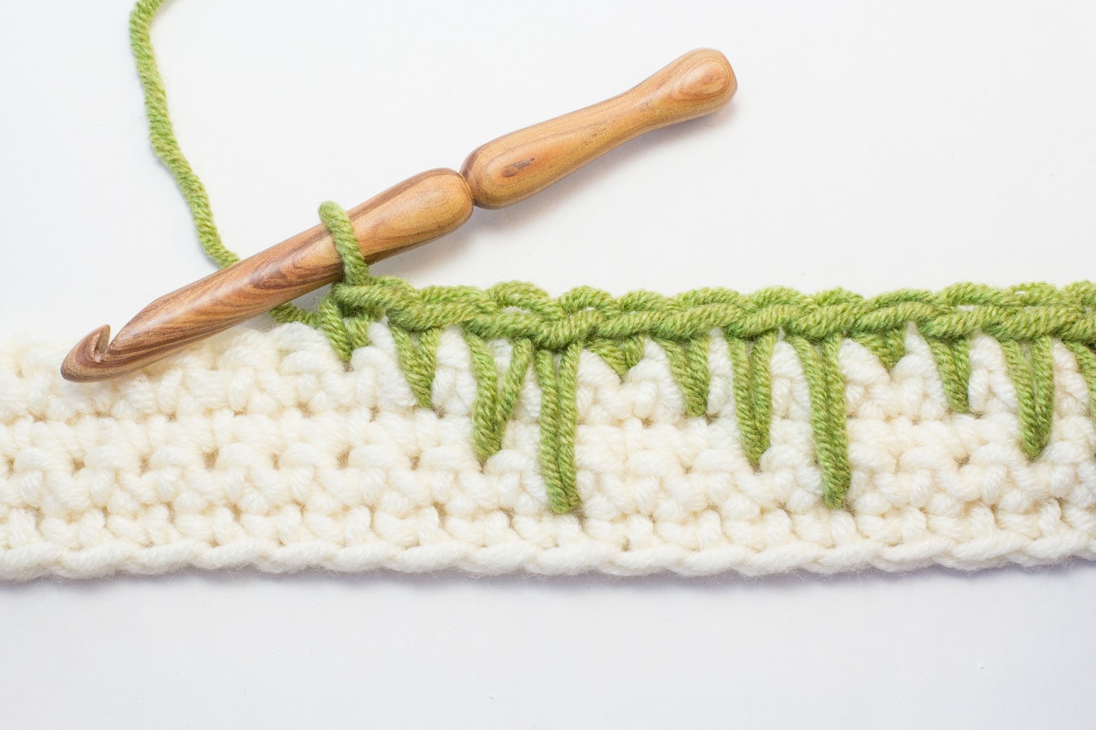 Create Your Own Crochet Olivine Ruana: A Cozy-Chic Fashion Statement for All Occasions