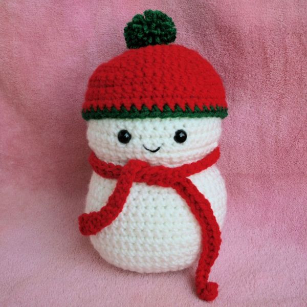 Create Your Own Adorable Crocheted Snowman: Step-by-Step Guide for Winter Crafting