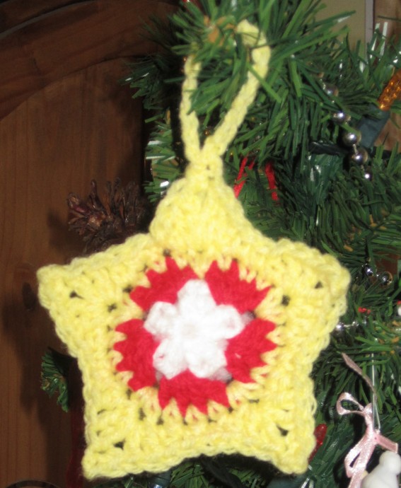 Create a Charming Crochet Granny Square Star with This Easy Pattern