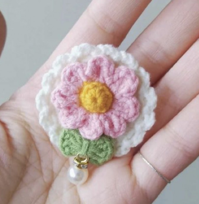 Elevate Your Style with the Exquisite Mori Style Flower Brooch Crafted Through Crochet Elevate Your Style with the Exquisite Mori Style Flower Brooch Crafted Through Crochet