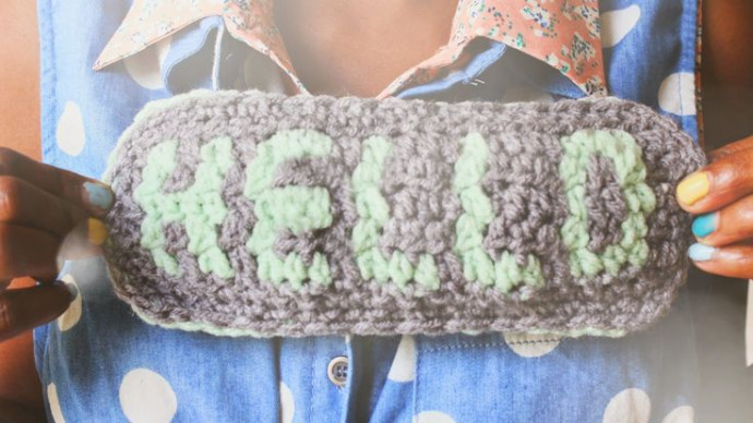 Create Your Own Stylish Crochet Hello Sunglasses Case for Summer Fun