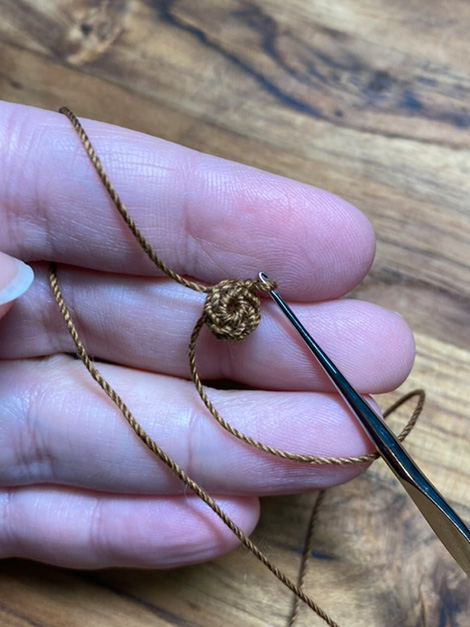 Create Beautiful Crochet Mini Sunflowers: A Step-by-Step Guide with Special Stitches and Patterns