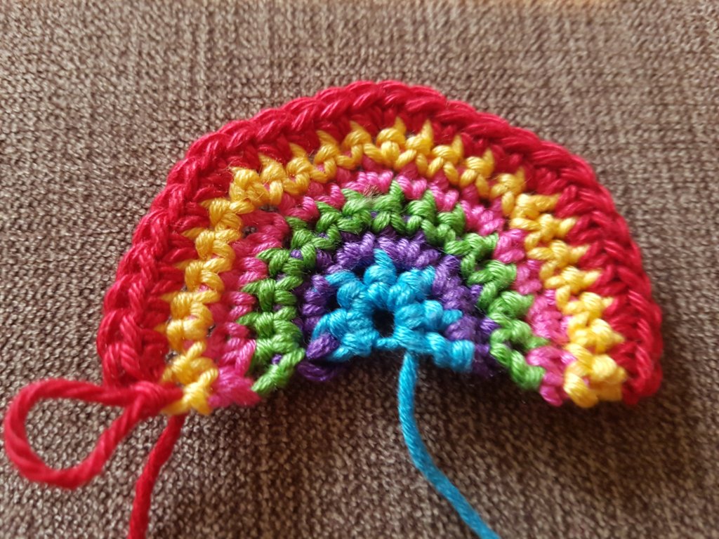 Create a Charming Crocheted Rainbow: A Delightful DIY Project for Your Home