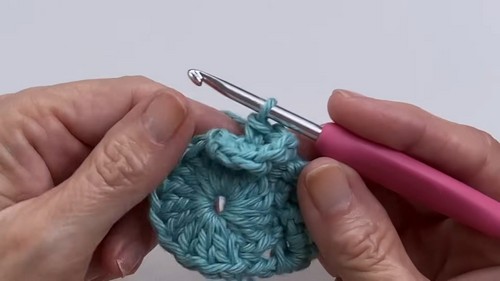 Create Stunning Crochet Fisherman’s Ring Square: A Detailed Guide with Tips and Materials