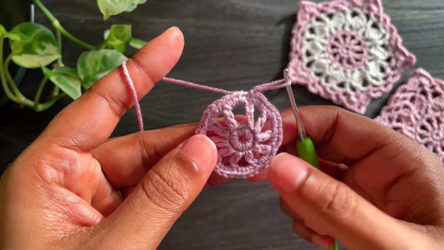 Crochet Pentagon Lace Collar - A Stylish DIY Accessory to Elevate Your Wardrobe