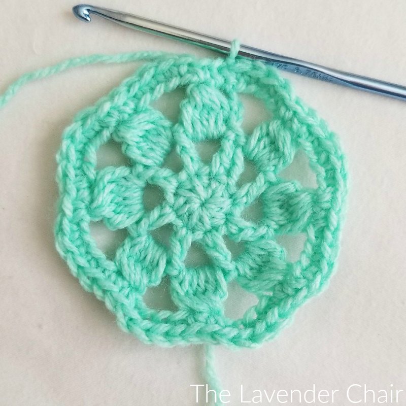 Create Your Own Stunning Crochet Dreamcatcher Mandala Wall Hanging for a Bohemian Vibe