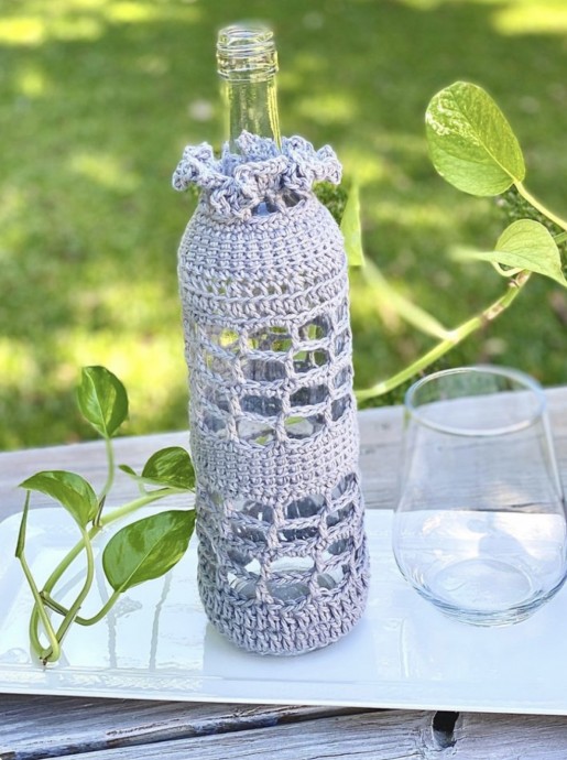 Stylish and Unique Gift Ideas for the Holiday Season: Crochet Your Own Wine Bottle Sweater Stylish and Unique Gift Ideas for the Holiday Season: Crochet Your Own Wine Bottle Sweater
